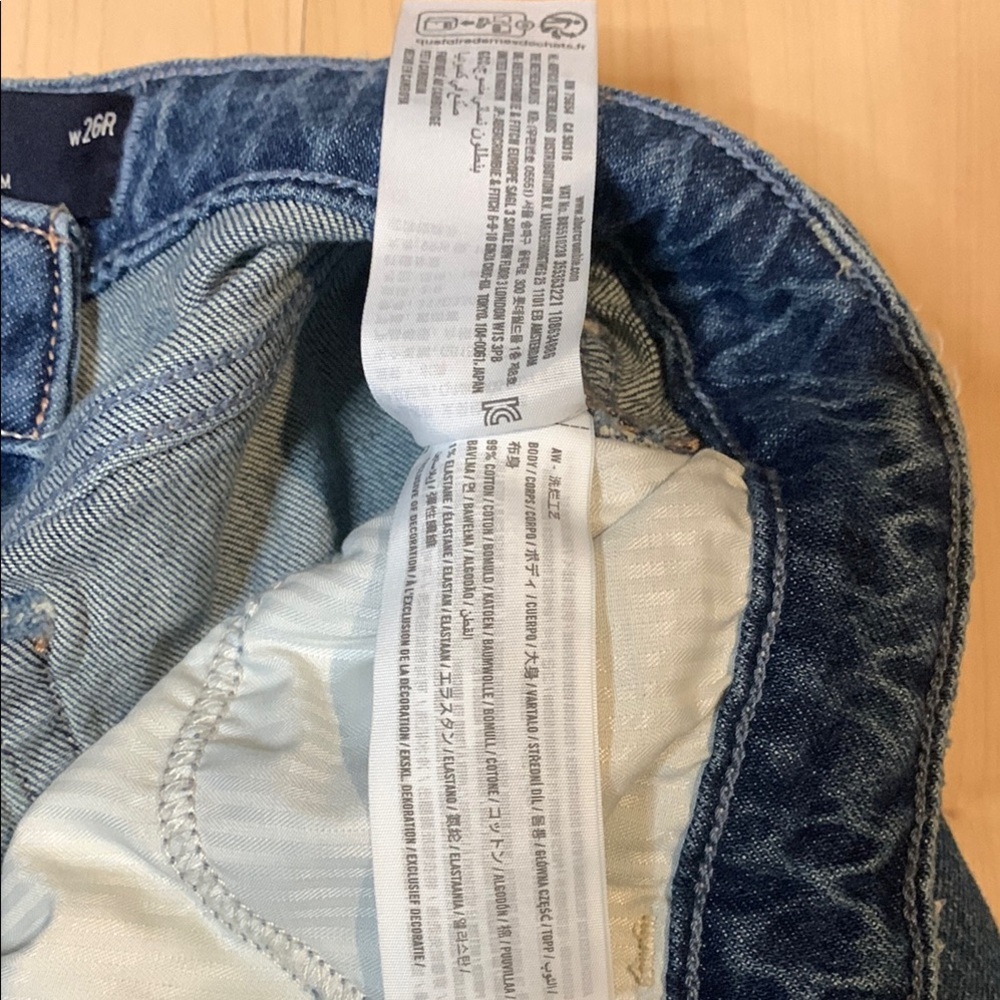 Hollister Women's Blue Jeans - Picture 5 of 8